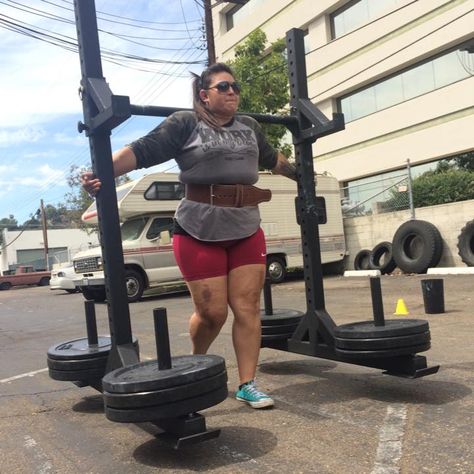 Yoke carry #strongwoman Female Power Lifter, Power Lifter Women, Woman Power Lifter, Female Strongman, Diy Workout, Workout Inspo, Dynamic Pose, Health Fitness Nutrition, Female Power