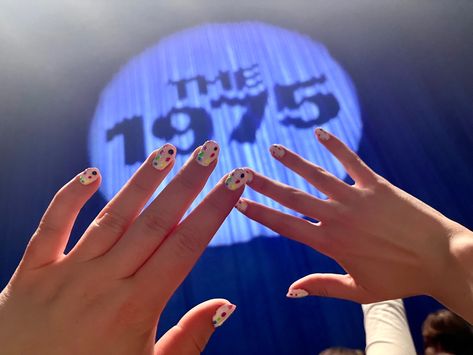 1975 Nails, The 1975 Nails Design, The 1975 Nails, 1975 Tattoo, Online Relationship, Taylor Outfits, Nail Design Inspiration, Nail Envy, The 1975