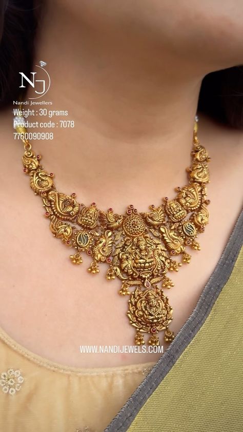 Nandi jewellers | Gold antic jewellery | Mysore | Gold pearl and emerald chain Weight : 3.290 grams Gold : 22 carat #pearl #chain #gold #jewelry #wedding #emerald #design #trending #reels… | Instagram Pearl Chain Gold, Gold Jewelry Wedding, Emerald Chain, Antic Jewellery, Indian Gold Necklace Designs, Antique Necklace Gold, Fashion Jewelry Necklaces Gold, Simple Necklace Designs, Necklace Gold Jewelry