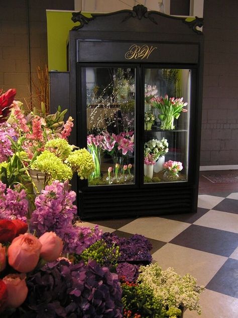 Flower Shop Display, Flower Shop Interiors, Flower Shop Decor, Flower Shop Design, Flower Business, Flowers Shop, Flower Boutique, Flower Store, Florist Shop