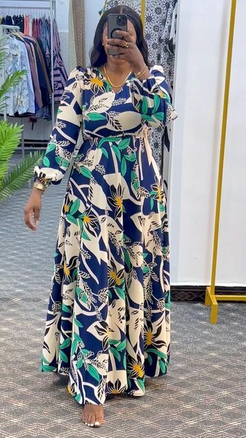 pielooks on Instagram Ankara Playsuit Styles, Office Gown Styles, Ankara Playsuit, Simple Chiffon Short Gowns, Ankara Jumpsuits For Women, Short Ankara Dresses Classy, Plus Size Ankara, Ready To Wear Gown, Playsuit For Women