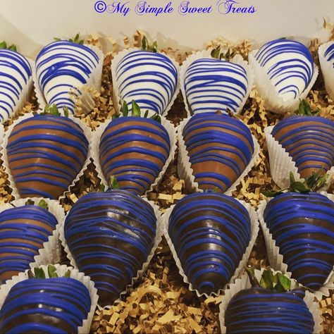 Blue And Black Chocolate Covered Strawberries, Blue And White Chocolate Strawberries, Blue Chocolate Covered Strawberries, Chocolate Coverd Strawberries, Boyfriends Birthday Ideas, Valentine Strawberries, Dark Blue Wedding, Blue Strawberry, White Chocolate Strawberries