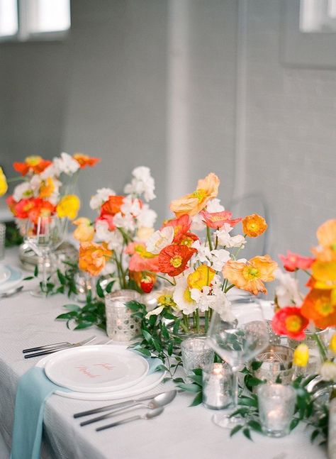 Blue and White Wedding Tablescape with a Summer Poppy Table Runner Red Pink Orange Tablescape, Early Fall Wedding Bouquets, Iceland Poppies, Summer Wedding Centerpieces, Wedding Flower Trends, Poppy Bouquet, Cowboy Chic, Nantucket Wedding, Orange Wedding Flowers