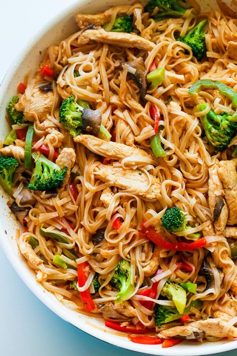 Chicken Stir Fry with Rice Noodles is an easy and delicious weeknight meal loaded with healthy ingredients. A one-pan, 30 minute chicken stir fry recipe. Recipes With Rice Noodles, Chicken Stir Fry With Rice, Stir Fry With Rice Noodles, Stir Fry With Rice, Recipes With Rice, Rice Noodle Recipes, Rice Noodles Stir Fry, Chinese Rice, Stir Fry Recipes Chicken