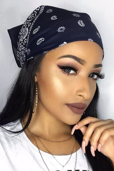 30+ Stylish Bandana Hairstyles that Look Great on Anyone 17 Cute Bandana Hairstyles, Bandana Hairstyles For Long Hair, Beyonce Hair, Bandana Girl, Hairstyle Youtube, Hair Scarf Styles, Face Swaps, Bandana Styles