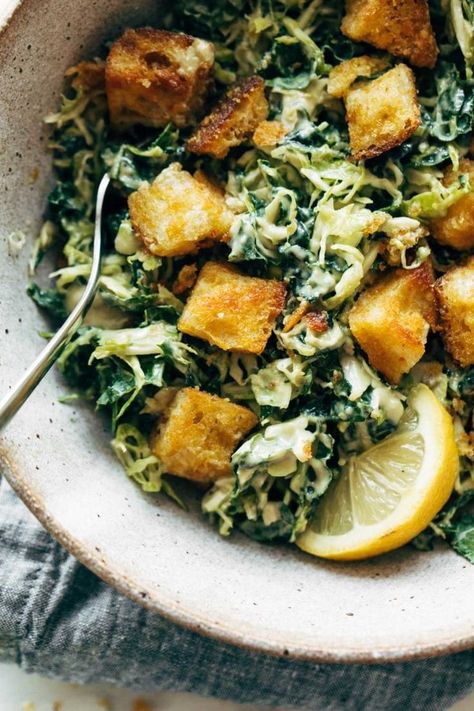 Plant based lunch inspiration Kale Dressing, Yum Salad, Vegan Caesar Dressing, Lacinato Kale, Garlic Croutons, Vegan Caesar Salad, Kale Caesar, Vegan Caesar, Avocado Vegan