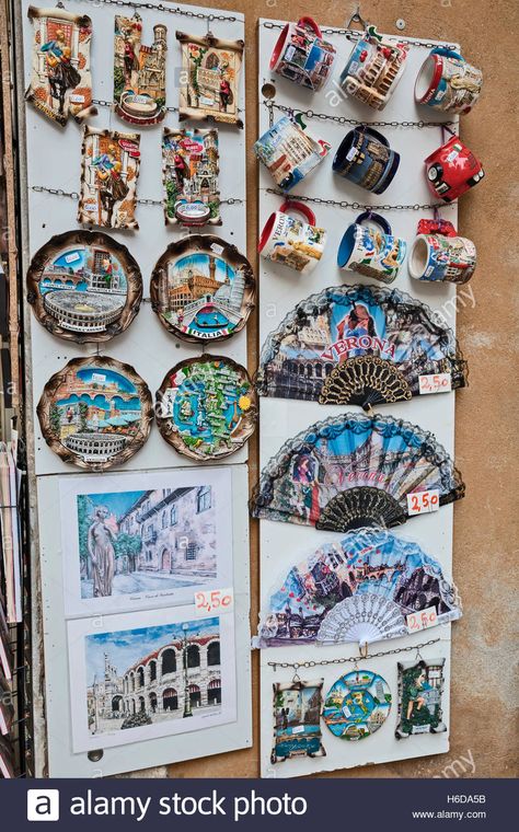 Download this stock image: Souvenirs for tourists, Verona, northern Italy’s Veneto region, Europe - H6DA5B from Alamy's library of millions of high resolution stock photos, illustrations and vectors.