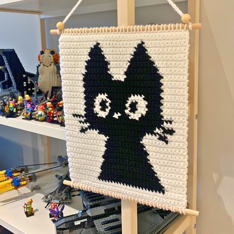 Ghibli Crochet Tapestry, Crochet Cat Tapestry, Simple Tapestry Crochet, Tapestry Crochet Wall Hanging, Crochet Poster, Crochet Tapestries, Grid Crochet Patterns, Grid Crochet, Wall Hanging Crochet