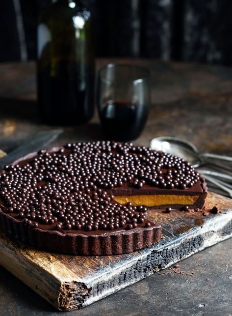 Chilli Chocolate and Caramel Tart | dish - Dish Berries And Cream Recipe, White Chocolate Blondies Recipe, Chocolate Blondies Recipe, Chilli Chocolate, Chocolate And Caramel, Caramel Tart, Lemon Curd Recipe, Curd Recipe, Mince Recipes