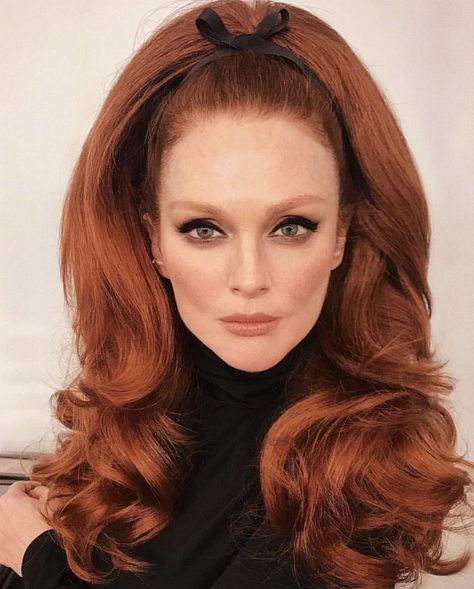 1960s Hair, 60s Hair, 70s Hair, Julianne Moore, Retro Hairstyles, Big Hair, Vintage Hairstyles, Hair Dos, Pretty Hairstyles