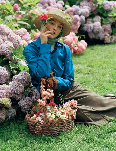 The Secret Garden - Jean Campbell  by Bruce Weber for Vogue UK December 2017 Secret Garden Photoshoot, Garden Photoshoot, Gray Gardens, Bruce Weber, Gardening Hat, Cafe Society, Parisian Women, Color Combinations For Clothes, Garden Aesthetic