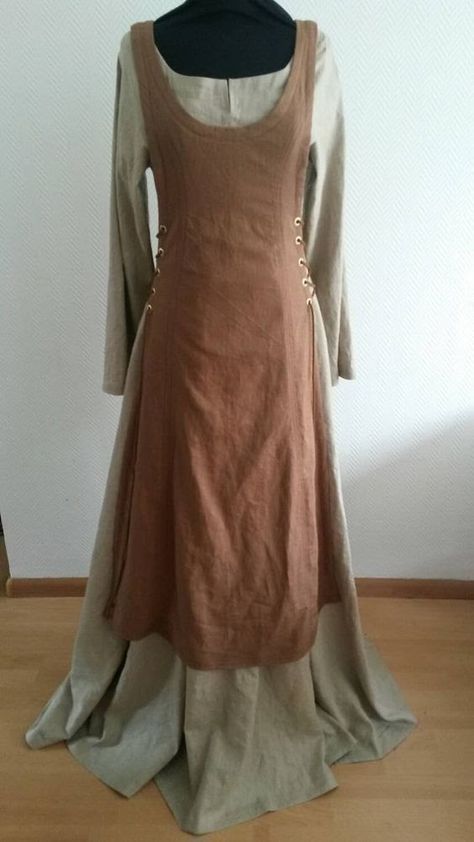 Sartorial Adventure — Medieval peasant clothing Dresses Historical, Medieval Dress Peasant, Peasant Clothing, Medieval Peasant, Medieval Reenactment, Viking Medieval, Gaun Abad Pertengahan, Costume Viking, Historical Viking