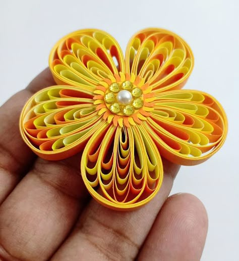 Quilling Patterns Tutorials, Quilling Flowers Tutorial, Quilling Instructions, Diy Quilling Crafts, Quilling Flower Designs, Neli Quilling, Paper Quilling Earrings, Paper Quilling Tutorial, Paper Quilling For Beginners