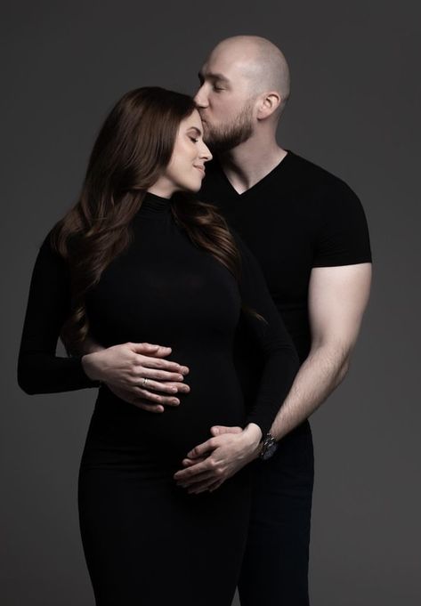 Maternity Photos Black Dress Couple, Maternity Photo With Husband, Matanity Shoot, Hotel Maternity Photoshoot, Maternity Photography Black Dress, Couple Pregnancy Pictures, Couple Maternity Poses, Studio Maternity Shoot, Pregnancy Announcement Pictures