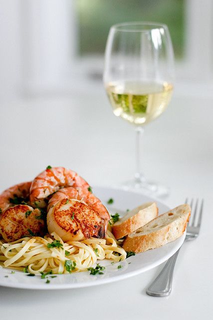 • A D O R N • Seafood Pasta, A Glass Of Wine, Glass Of Wine, Seafood Dishes, Food Cravings, I Love Food, Fish Recipes, Food Photo, Pasta Dishes