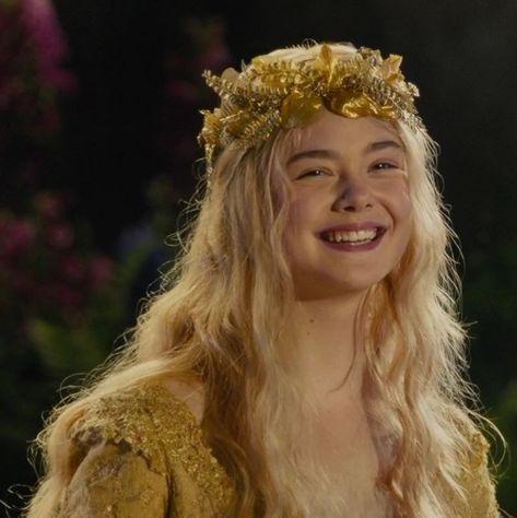 Princess Aurora, Elle Fanning, Maleficent, Aurora, Blonde, Crown, Hair