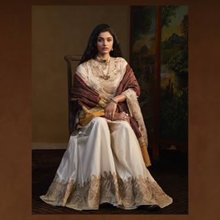 Rimple & Harpreet Narula (@rimpleandharpreet) • Instagram photos and videos White Gharara, Rimple Harpreet Narula, Rimple Harpreet, Kurta And Sharara Set, Bridal Sharara, Rimple And Harpreet Narula, Kurta With Sharara, Kurta And Sharara, Desi Fits