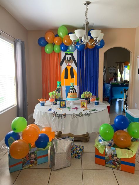 Goofy Movie Party Ideas, Goofy Movie Party, Goofy Birthday Party, Goofy Birthday, Movie Birthday Party, 30th Party, Movie Birthday, Goofy Movie, Center Ideas