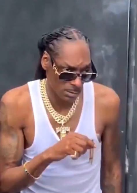 Snoop Dogg Funny, Mood Meme, Snoop Dog, Reaction Face, Brooklyn Baby, Funny Reaction, Funny Reaction Pictures, Reaction Memes, Meme Faces