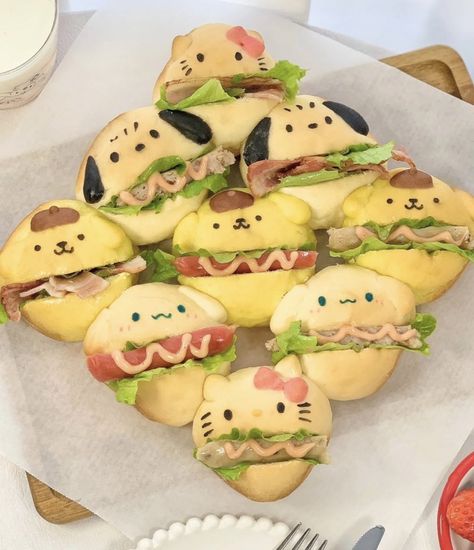 ʚ kimi ɞ on Twitter: "sanrio hotdogs https://t.co/jITnYMQP32" / Twitter Hello Kitty Food, Hot Dog Party, Anime Bento, Food Doodles, Kawaii Dessert, Kawaii Cooking, Hello Kitty Party, Kawaii Food, Kawaii Aesthetic