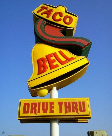 Original Taco Bell sign...my personal favorite fast food as a child....taco and a bean burrito....all items on the menu were 19¢. 80s Taco Bell, Taco John's, Retro Restaurant, Flux Capacitor, Vegan Fast Food, Childhood Memories 70s, Pilot Episode, Vintage Restaurant, Retro Sign