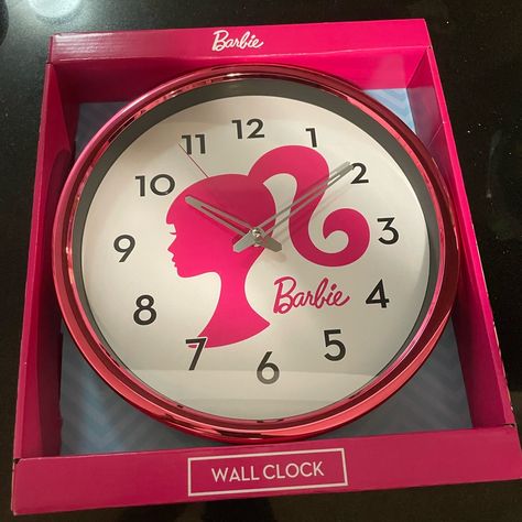 Barbie Wall Clock Barbie Inspired Bedroom, Barbie Nursery Theme, Barbie Bathroom Decor, Barbie Room Ideas Bedrooms, Barbie Airbnb, Barbie Themed Room, Barbie Girls Room, Pink Beauty Room, Barbie Nursery