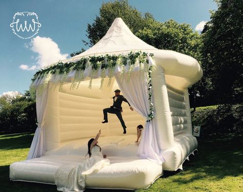 Bouncy Castle, Future Wedding Plans, Wedding Entertainment, Cute Wedding Ideas, Bounce House, Wedding Goals, Backyard Wedding, Wedding Themes, Wedding Trends