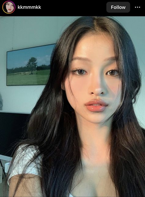 Aesthetic Asian Girl, Girl Brown Hair, Makeup Asia, Pale Skin Makeup, Y2k Fashion Aesthetic, Soft Makeup Looks, Asian Eye Makeup, Aesthetic People, Foto Ideas Instagram