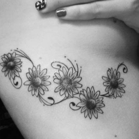 Sunflower Tattoo Black And White, Sunflower Tattoo Black, Girasoles Tattoo, White Sunflower Tattoo, Black And White Sunflower Tattoo, Tattoo Ankle, Tattoo Black And White, Sunflower Tattoo Shoulder, Amanda Williams