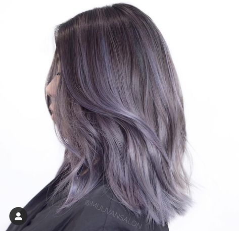 Korean Girls Hairstyle, Greyish Purple Hair, Lavender Grey Hair, Hair Color Grey Silver, Unnatural Hair Color, Layered Lob, Korean Hair Color, Lavender Grey, Violet Hair