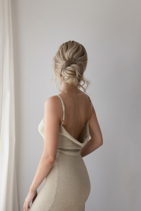 Blond Prom Hair, Simple Bun Hairstyles For Wedding, Wedding Bun Hairstyles Blonde, Prom Hair Messy Bun, Wedding Hairstyles Bun Messy, Messy Fancy Bun, Elegant Prom Hairstyles Updo, Hairstyles For Prom Bun, Blonde Wedding Updo