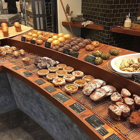 10 Most Popular Bakeries Among Locals in Kyoto | tsunagu Japan Japan Bakery Shop, Japanese Bakery Shop Design, Japanese Bakery Shop, Bakery Reference, Japan Bakery, Selling Bread, Bakery House, Japanese Bakery, Hard Bread