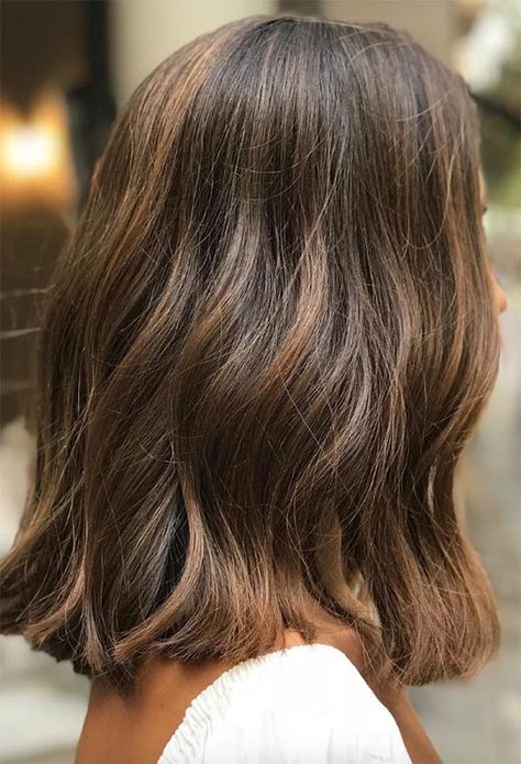 Medium Haircuts 2023 Trends, Bob Hair With Balayage, Short Bob With Thick Hair, Medium Brown Bob Hairstyles, Style Long Bob Hair, Long Bob Light Brown, Long Bob Brown Balayage, Brunette Lob Side Part, Long Bob Brunette Hair