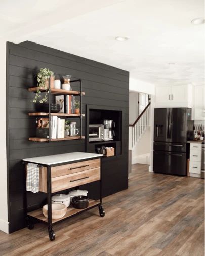 Black Accent Wall Living Room, Contemporary Wood Kitchen, Kitchen Accent Wall, Black Accent Wall, Black And White Dining Room, Accent Wall In Kitchen, Black Accent Walls, Black Wall Decor, Accent Walls In Living Room