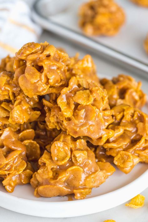 Peanut Butter Karo Syrup Corn Flakes, Corn Flake Recipes Desserts, Recipes Using Corn Flakes, Corn Flake Candy, Peanut Butter Cornflakes, Pb Desserts, Corn Flake Cookies, Cornflake Candy, Cornflake Cookies Recipe