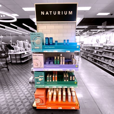 End Cap Display Retail, In Store Branding, Endcap Display Ideas, Target Display, Endcap Display, Store Display Design, Standee Design, Pos Design, Beauty Branding