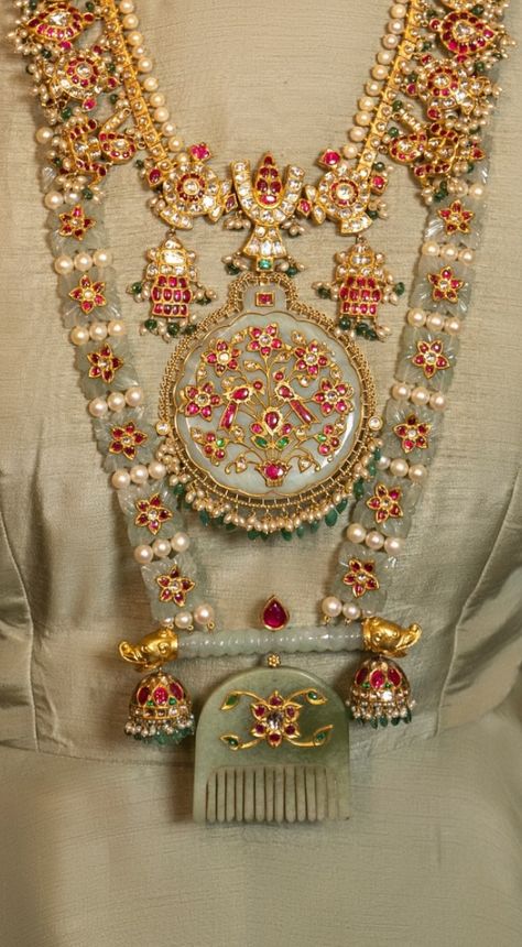 Rajasthani Jewellery, Mughal Jewelry, Vintage Indian Jewelry, Gold Jewelry Prom, Wedding Fancy, Jewellery Beads, Bridal Necklace Designs, Neck Pieces Jewelry, Fancy Jewellery Designs