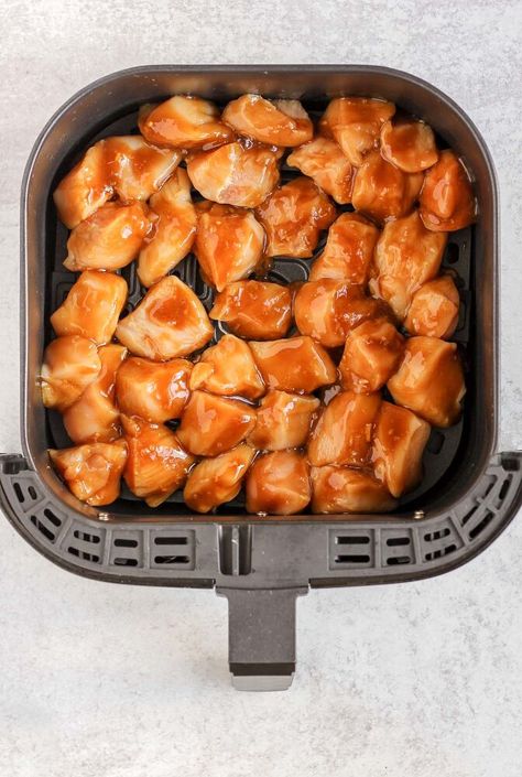 These air fryer teriyaki chicken bites are coated in flavorful homemade teriyaki sauce that is both gluten free and soy free. It's a healthy air fryer recipe that is easy and ready in 30 minutes.This is so much healthier than any store-bought or take-out teriyaki chicken! This chicken makes an easy an quick meal. Serve it alongside some brown rice and these roasted cauliflower steaks, or any of your favorite veggies. RECIPE FEATURES No breading or marinating needed – The teriyaki sau… Teriyaki Chicken Bites, Air Fryer Teriyaki Chicken, Honey Chicken Breast, Teriyaki Chicken Marinade, Teriyaki Chicken Breast, Chicken Gluten Free, Steak Salad Recipe, Grilled Steak Salad, Roasted Cauliflower Steaks