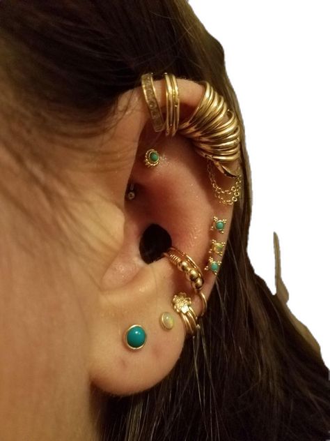 Jóias Body Chains, Trending Earrings, Conch Piercing Jewelry, Daith Piercing Jewelry, Jewelry Traditional, Pretty Ear Piercings, Cool Ear Piercings, Jewelry For Girls, Cool Piercings