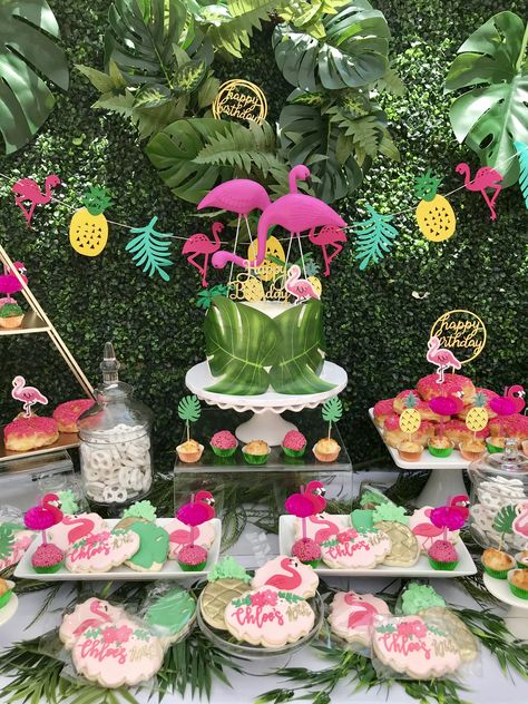 Tropical Desserts Table, Lou Out Party Ideas, Luau Dessert Table Ideas, Hawaiian Dessert Table, Flamingo Dessert Table, Luau Dessert Table, Flamingo Desserts, Tropical Dessert Table, Tropical Paradise Party