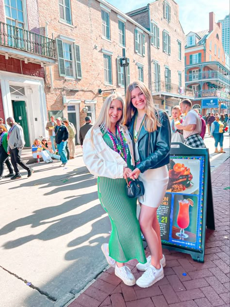 Mardi Gras Outfits For Women Casual, Comfy Mardi Gras Outfit, Mardi Gras Fits, Cute Mardi Gras Outfit, Women’s Mardi Gras Outfit, Mardi Gras Pictures, Mardi Gras Sorority Shirt, Mardi Gras Outfits, Ole Miss