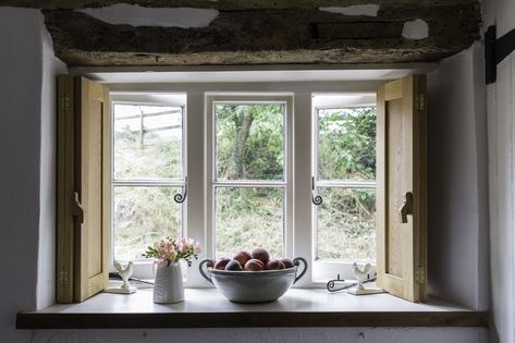 Cottage Windows Interior, Simple Country Bedroom Ideas, Tiny Cottage Living Room, Shutters Cottage, Devon Aesthetic, Tiny Cottage Interior, Country Windows, Quirky Cottage, Wisteria Cottage