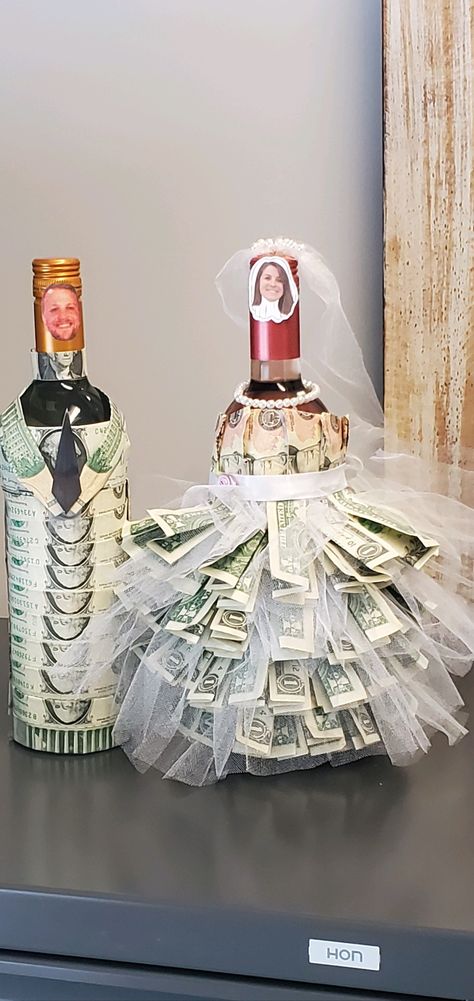 Money Gift For Wedding Ideas, Bridal Shower Money Gift Ideas Honeymoon Fund, Honeymoon Money Gift Ideas, Money Gifts Wedding, Cash Wedding Gift Ideas, Wedding Cash Gift Ideas, Wine Bottle Gift Ideas Birthday, Bridal Shower Money Gift Ideas, Wedding Gift Money Ideas