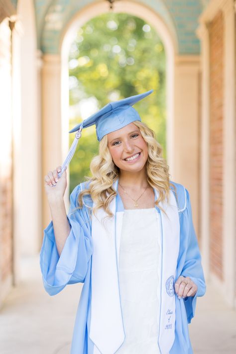 College graduation marks the end of an era and the beginning of an exciting new chapter in life. As a Raleigh college and high school senior photographer, I get so excited to capture this momentous occasion for SO many amazing NC students! I am thrilled to share with you the senior photos of the sweetest UNC Chapel Hill graduate, Julianna! Unc Chapel Hill Graduation Pictures, Unc Graduation Pictures, High School Graduation Poses, Unc Graduation, Grad Picture Ideas, College Grad Photos, Cap And Gown Pictures, Nursing Graduation Pictures, Grad Poses