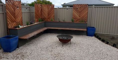 Fire Pit Bench Seating, Brick Shed, Homemade Fire Pit, Backyard Firepit Area, Fire Pit Bench, Outdoor Fire Pit Area, Pea Gravel Patio, Cement Projects, Sunken Fire Pits