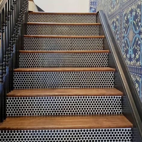 Penny tiles have a retro vibe, but they can be used in ways that minimize the look, such as on a shower floor or as kitchen backsplash tile. Blue Penny Tile, Stairs Tiles Design, Penny Tiles, Penny Tile Floors, Tile Stairs, Staircase Makeover, Penny Tile, Exterior Modern, Stair Case