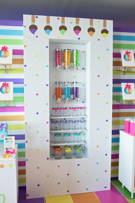 Candy Store Birthday Party, Candy Wall Display, Diy Candy Wall, Candy Store Ideas, Candy Business Ideas, Paint Brush Cake, Desserts Painting, Rainbow Balloon Wall, Art Themed Birthday Party