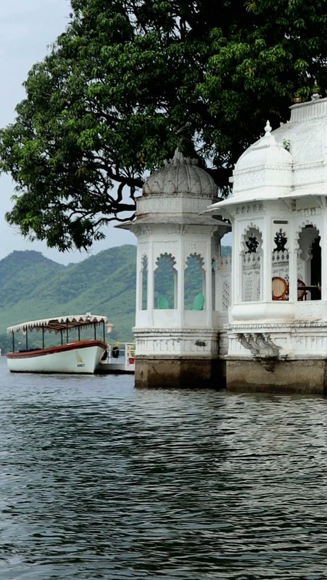 India Travel Vision Board, Udaipur Aesthetic Pictures, India Asthetic, Udaipur Aesthetic, Udaipur Photography, Udaipur Trip, Udaipur Travel, Hindu Aesthetic, India Pic