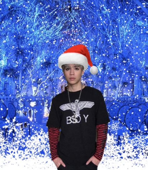 Gmmtv Christmas, Khaotung Icon, Gmmtv Boys, First Kanaphan, Goofy Pictures, Christmas Icons, Gmmtv Actors, Thai Drama, 3 In One