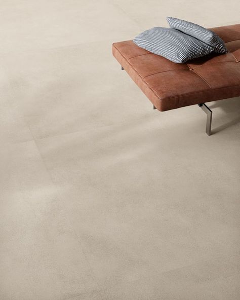 Greige Concrete Floors, Sand Concrete Floor, Sand Color Floor, Microcement Floor, Sand Floor, Indoor Tile, Living Room Tiles, Floor Edging, Beige Tile